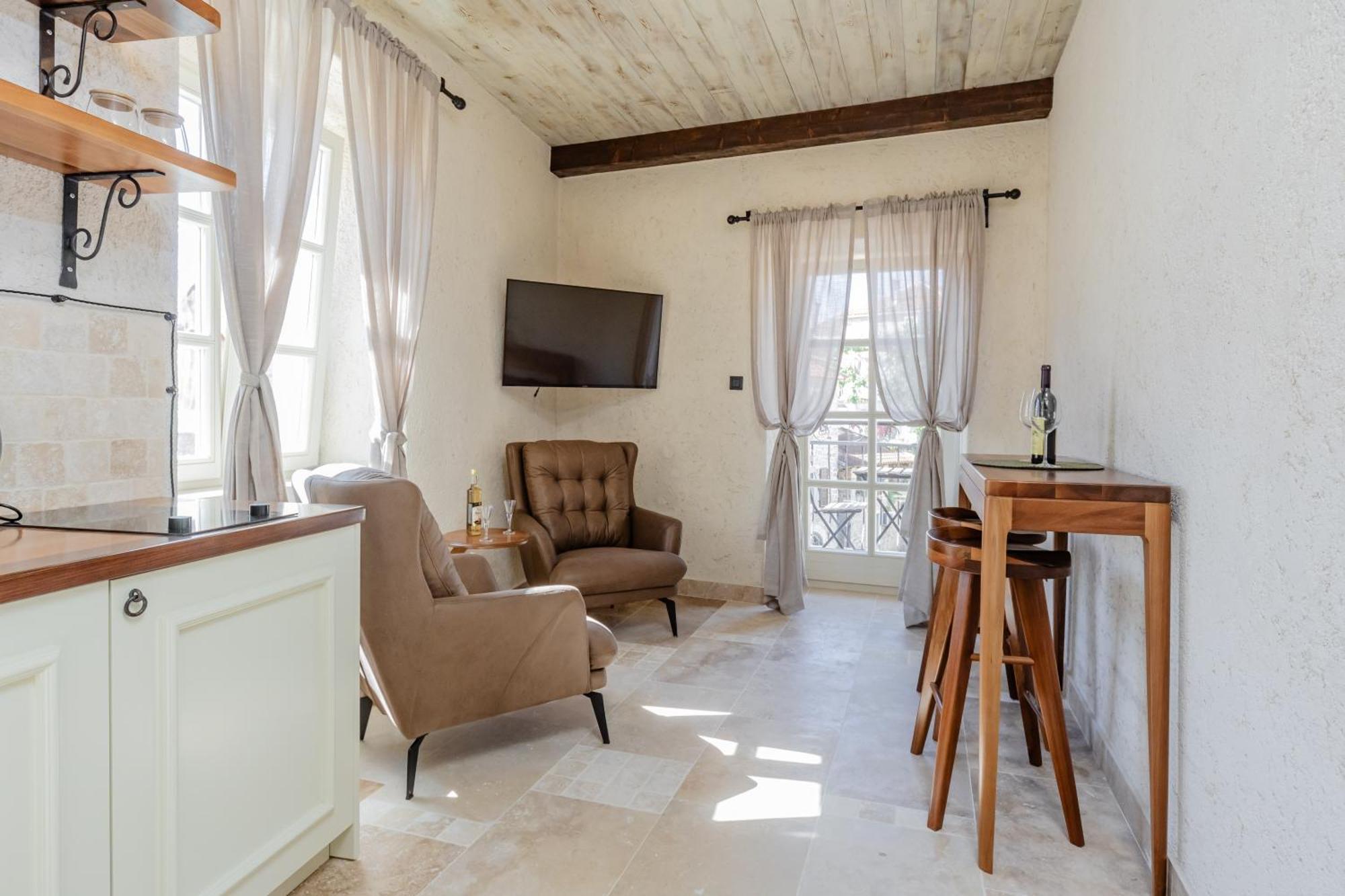Casa Di Mino Old Town דירה