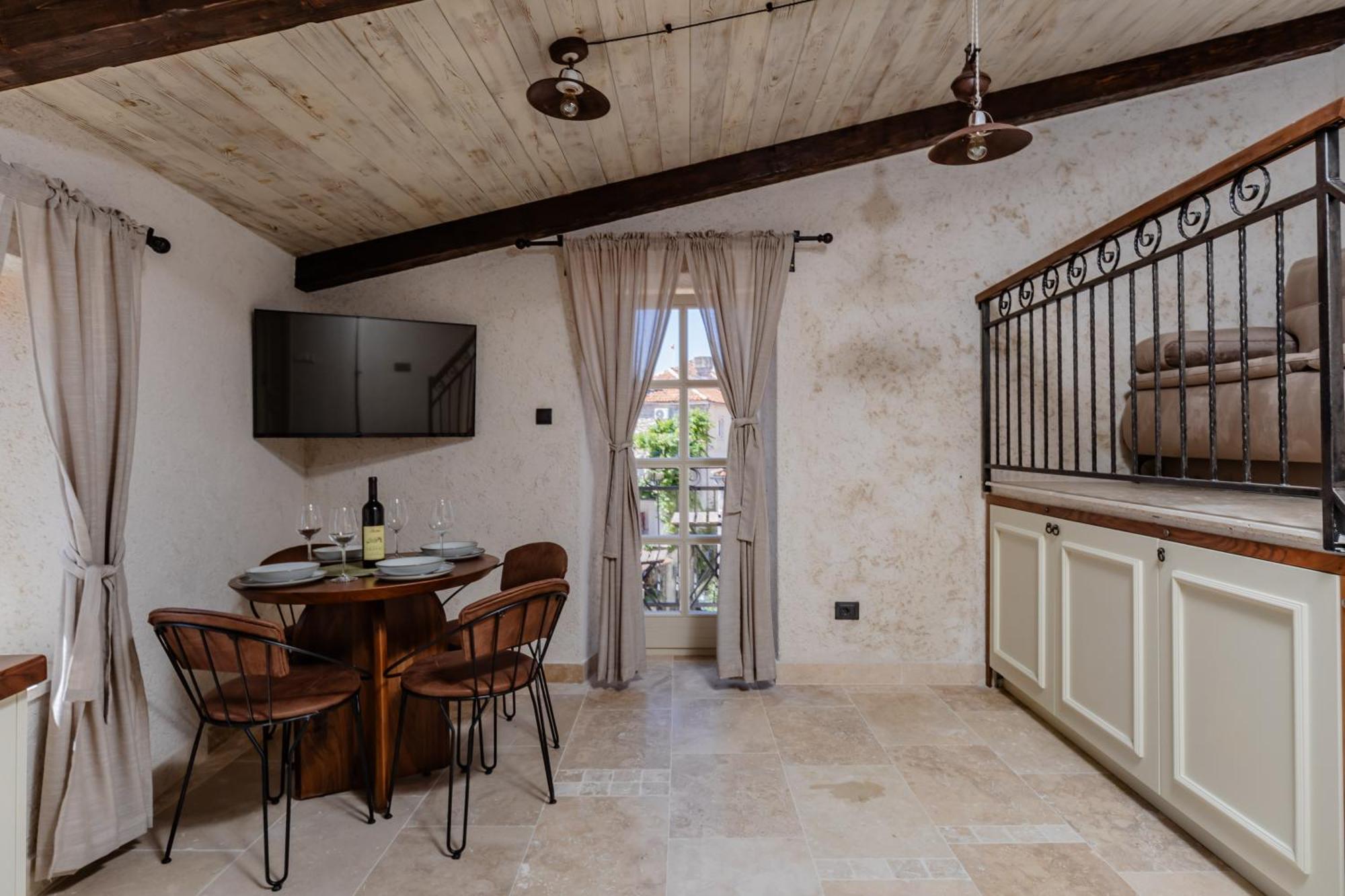 Casa Di Mino Old Town * בודווה